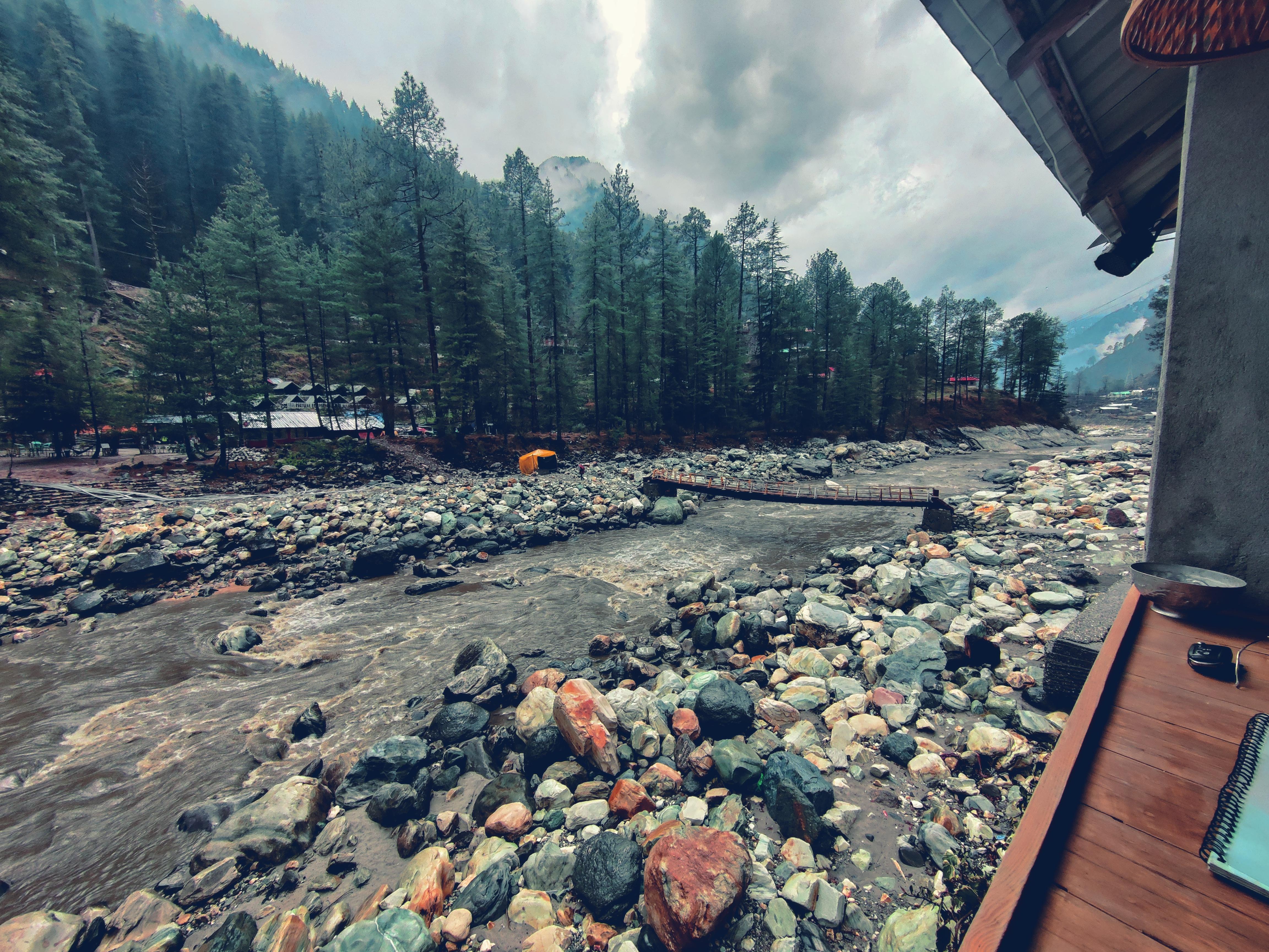 1738225186solo-travel-kasol-v0-tr0o3olhfkrd1.jpg